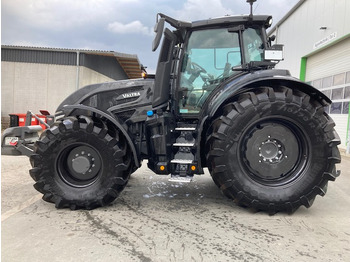 Traktor VALTRA