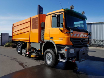 Új Utcaseprő gép Mercedes-Benz Actros 2032 A 4x4 Bucher STKF 9500 Airport: 4 kép.