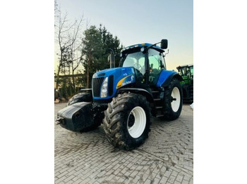 Traktor NEW HOLLAND T8040