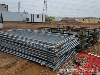 Építőipari berendezések Bundle of Heras Fencing, Pallet of Heras Fencing Feet (2 of), Stillage of Basket Hooks ( 5 of): 5 kép.