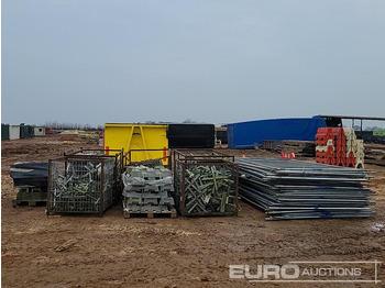 Építőipari berendezések Bundle of Heras Fencing, Pallet of Heras Fencing Feet (2 of), Stillage of Basket Hooks ( 5 of): 2 kép.