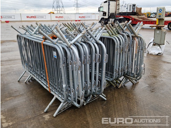 Építőipari berendezések Bundle of Metal Pedestrian Safety Barriers (2 of): 5 kép.