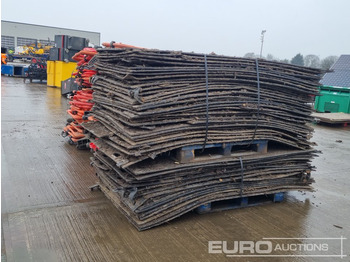 Építőipari berendezések Bundle of Tracking Boards (3 of), Bundle of Plastic Pedestrian Safery Barriers (2 of): 3 kép.