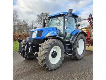 Traktor NEW HOLLAND T6020