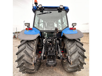 Traktor New Holland TM140: 5 kép.