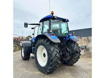 Traktor New Holland TM140: 4 kép.