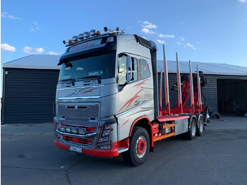 Rönkszállító teherautó VOLVO FH16 650