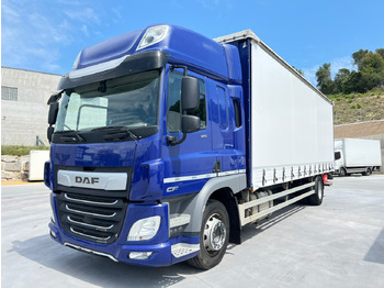 Ponyvás teherautó DAF CF 320