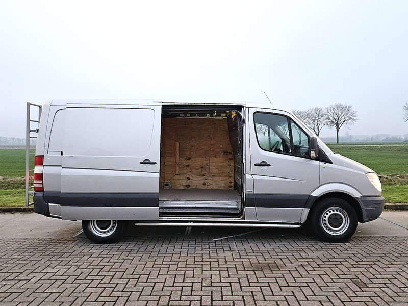 Furgon Mercedes-Benz Sprinter 319 AC AUT. V6 3.0 LTR: 13 kép.