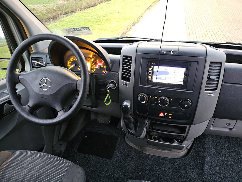 Furgon Mercedes-Benz Sprinter 319 AC AUT. V6 3.0 LTR: 8 kép.