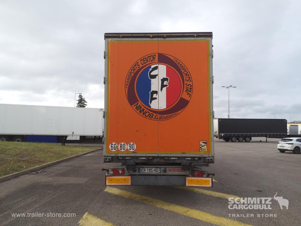 Ponyvás félpótkocsi KOEGEL Curtainsider Standard: 12 kép.