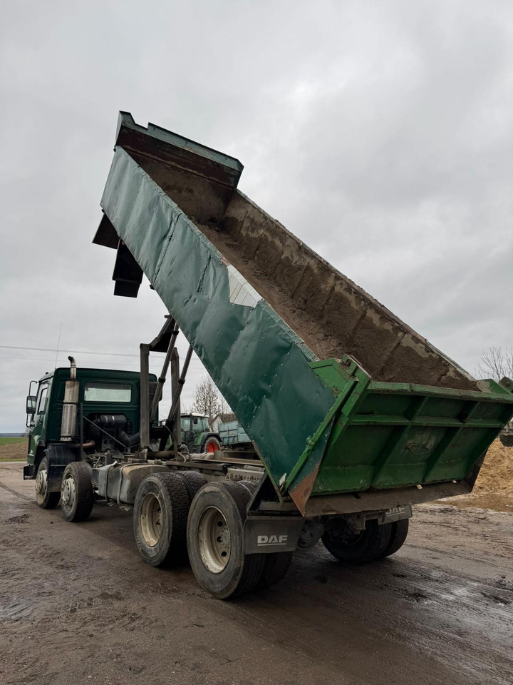 Billenőplatós teherautó VOLVO FL7.280: 6 kép.