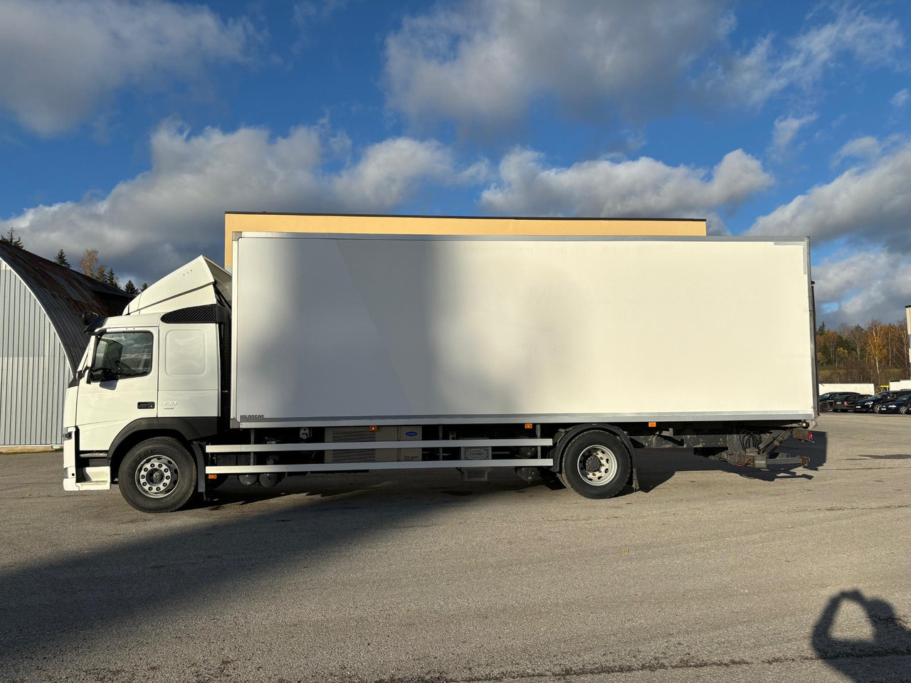 Hűtős teherautó VOLVO FM330: 7 kép.