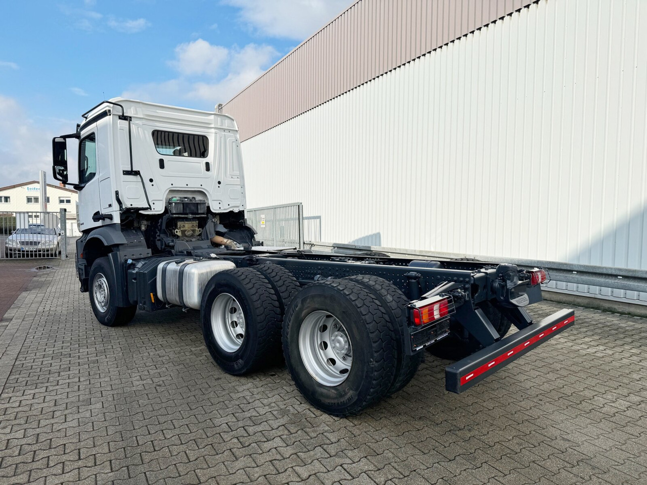 Billenőplatós teherautó Mercedes-Benz Arocs 2642 K 6x4 Arocs 2642 K 6x4: 13 kép.