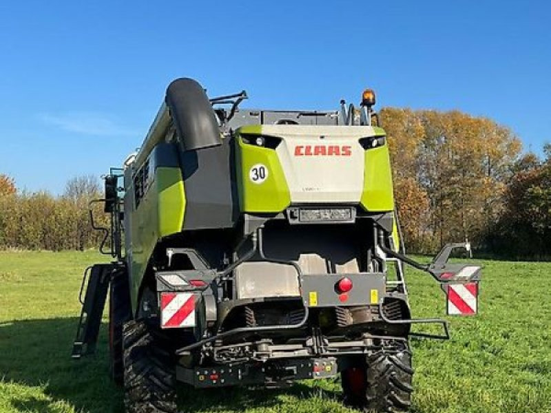 Kombájn CLAAS Trion 750: 10 kép.