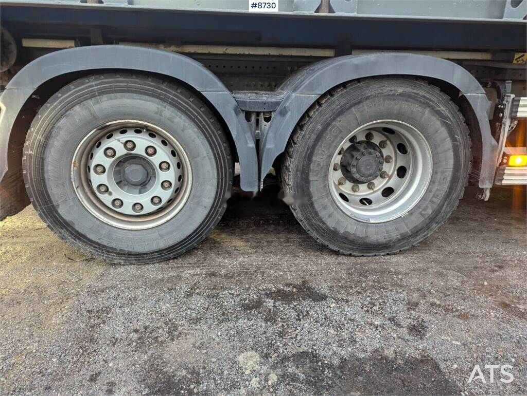 Horgos rakodó teherautó Volvo FH500: 17 kép.