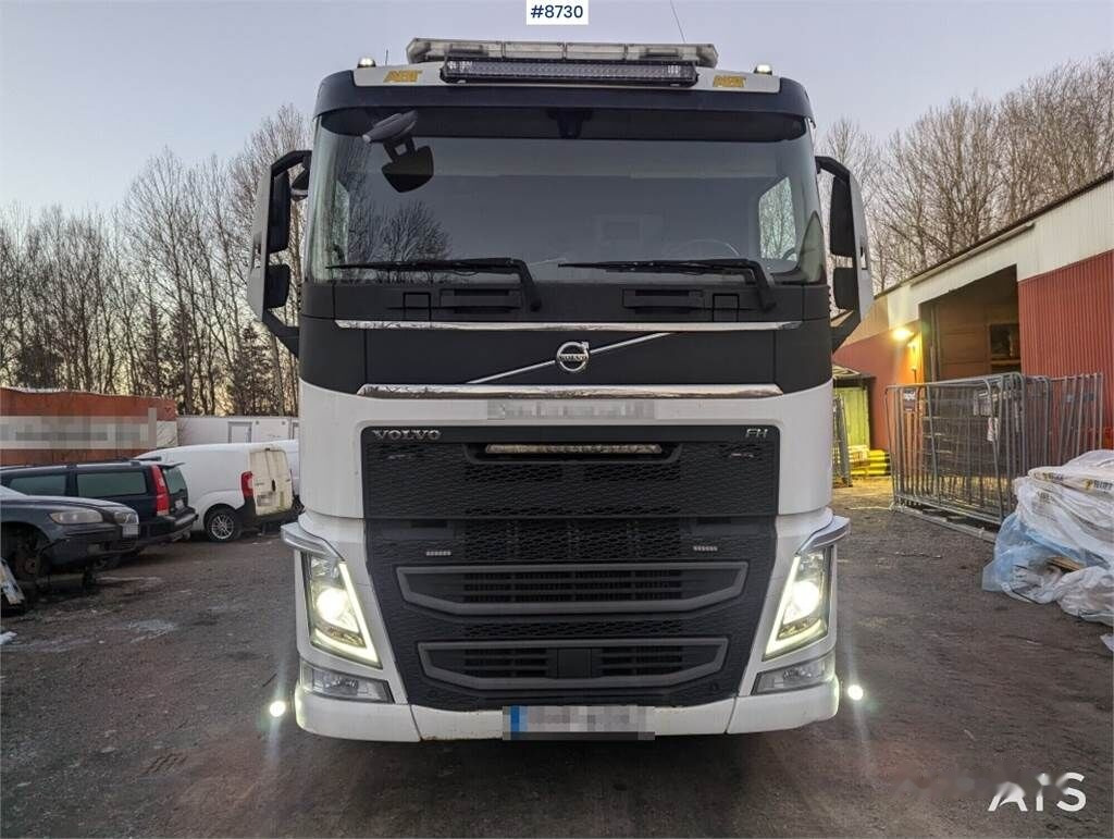 Horgos rakodó teherautó Volvo FH500: 10 kép.