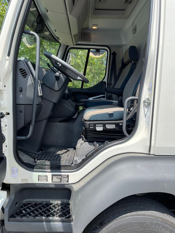 Lószállító kamion Volvo FL280 4x2, E6, Wohnwagen + 2 Pferdeplaetze: 17 kép.