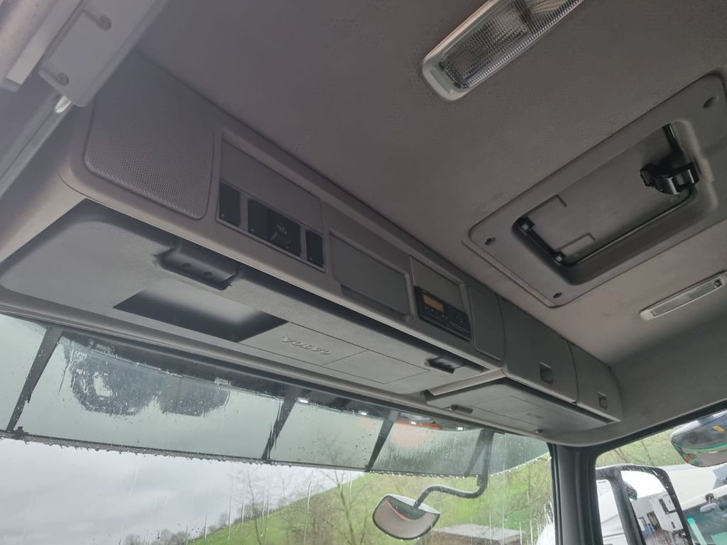 Lószállító kamion Volvo FL280 4x2, E6, Wohnwagen + 2 Pferdeplaetze: 20 kép.