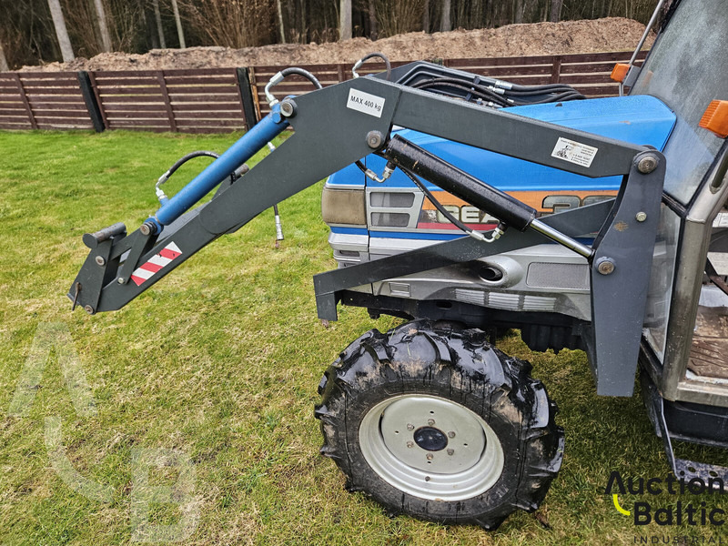 Traktor Iseki GEAS 33: 8 kép.