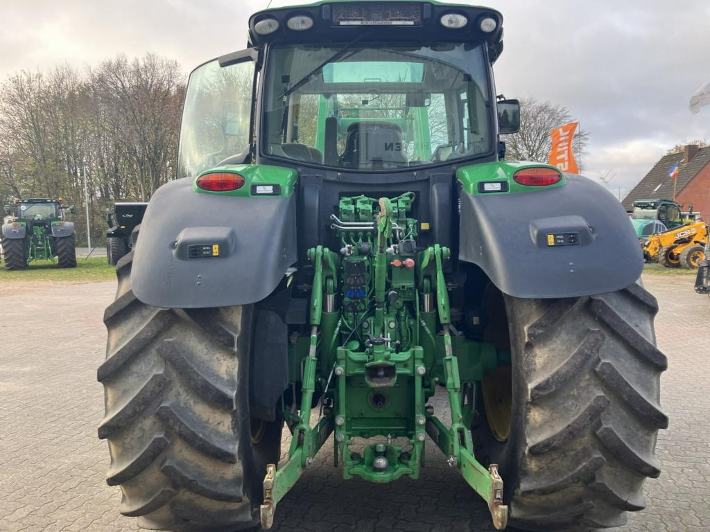 John Deere 6215R lízing John Deere 6215R: 25 kép.