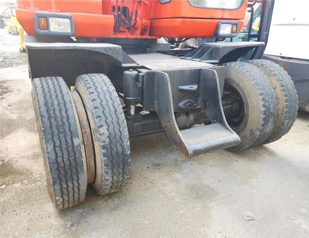 Gumikerekes kotró Doosan DH 150 W-7: 6 kép.