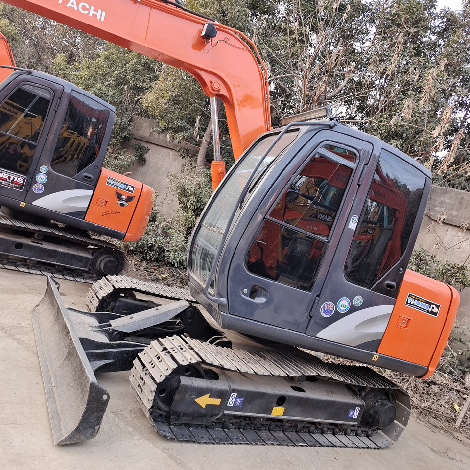 Lánctalpas kotró HITACHI ZAXIS70 [ Copy ]: 6 kép.