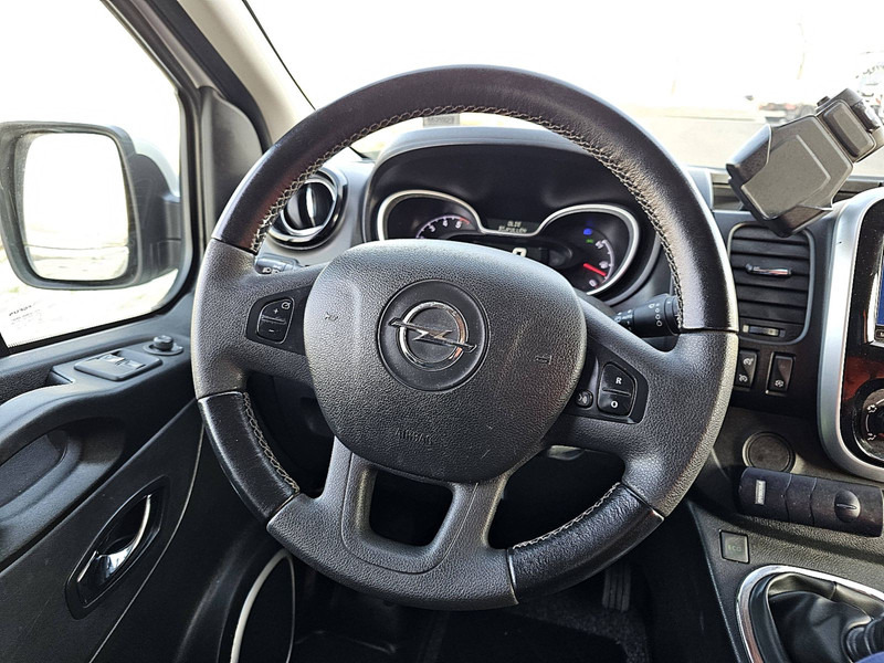 Kis furgon Opel Vivaro 1.6 L2 Dubbel Cabine NAP: 11 kép.