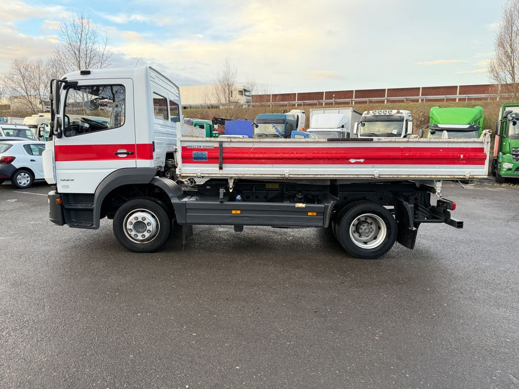 Billenőplatós teherautó Mercedes-Benz Atego 1223 Kipper 65 km: 8 kép.