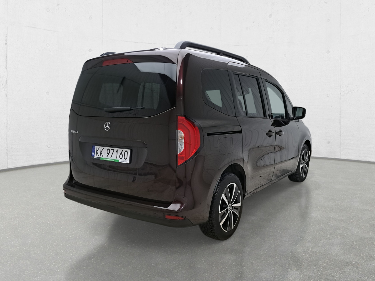 Autó MERCEDES BENZ T180d MINIVAN: 8 kép.