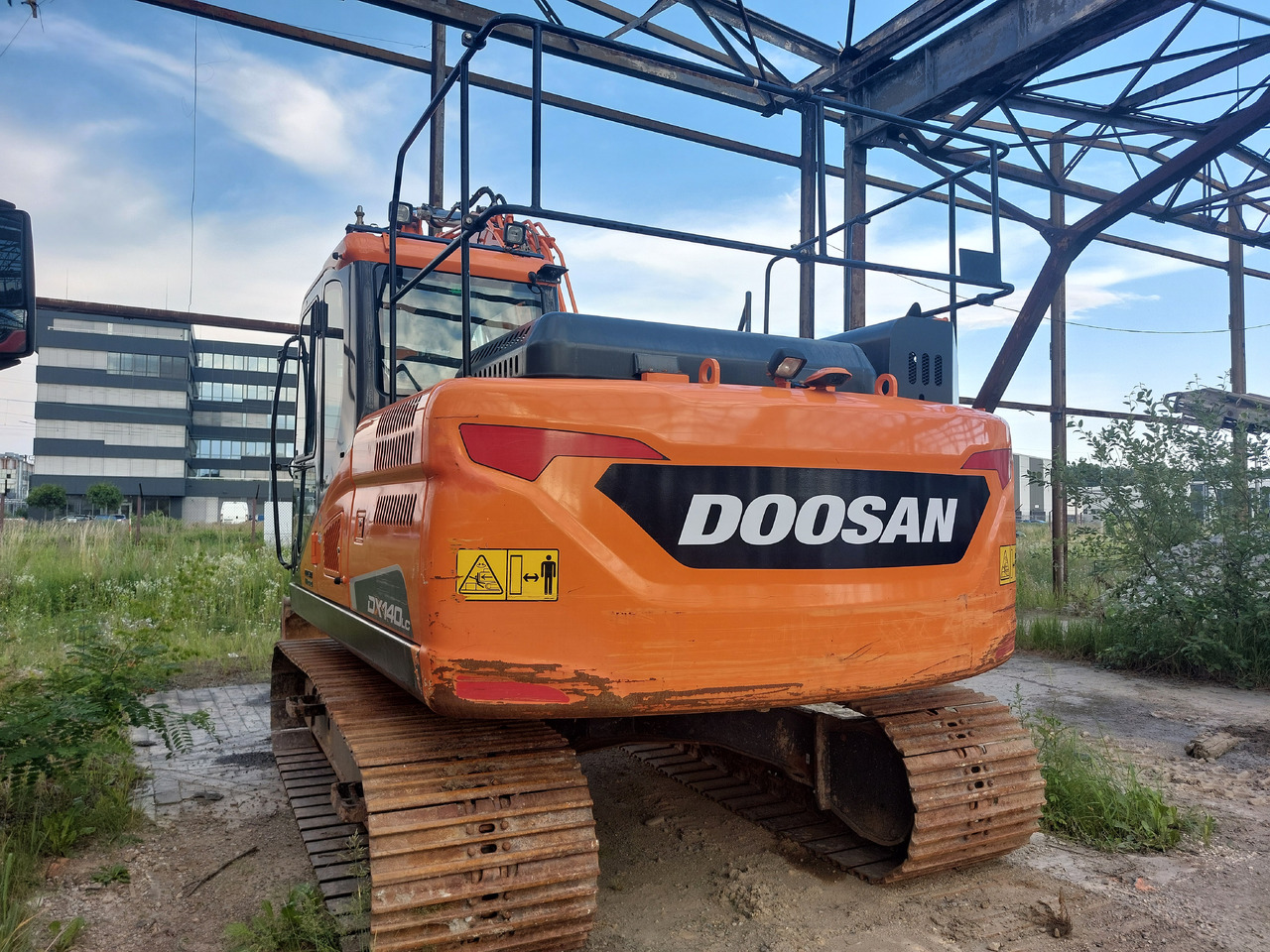 Lánctalpas kotró DOOSAN DX140LC-5: 6 kép.