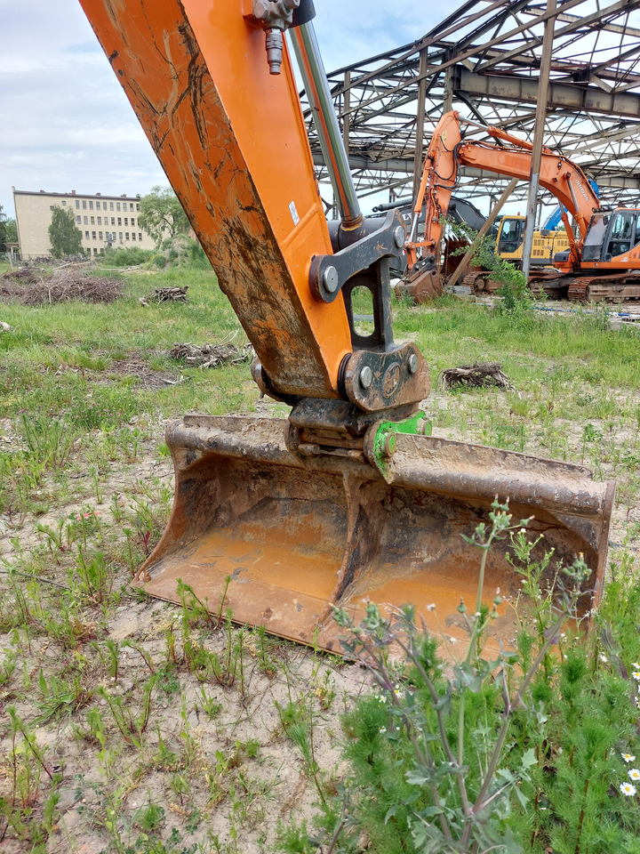 Lánctalpas kotró DOOSAN DX140LC-5: 9 kép.