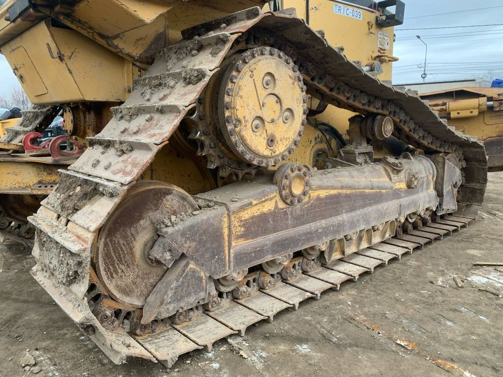 Buldózer CAT D 6 M XL: 7 kép.