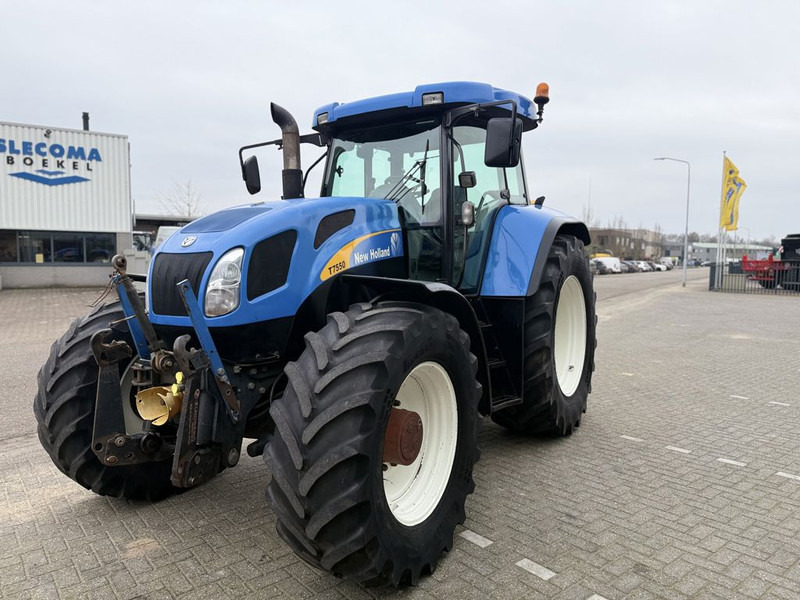 New Holland T7550 CVX lízing New Holland T7550 CVX: 14 kép.