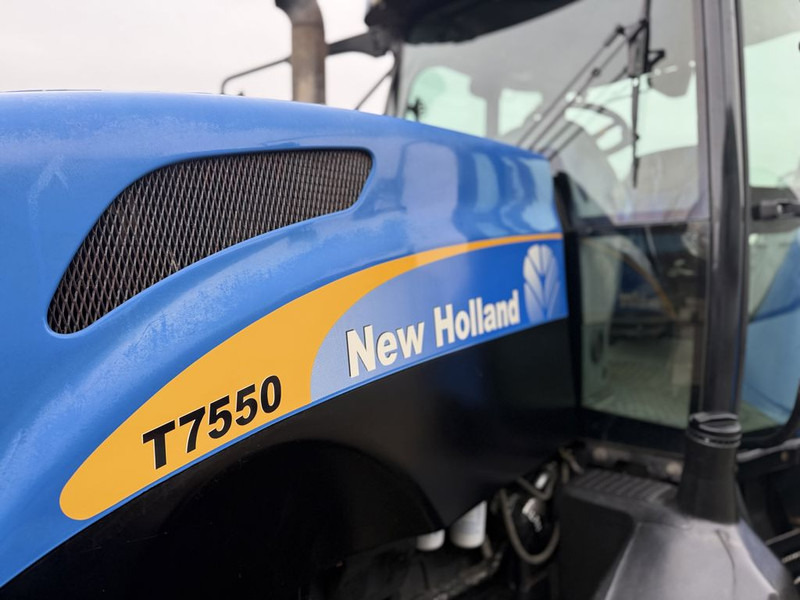 New Holland T7550 CVX lízing New Holland T7550 CVX: 11 kép.