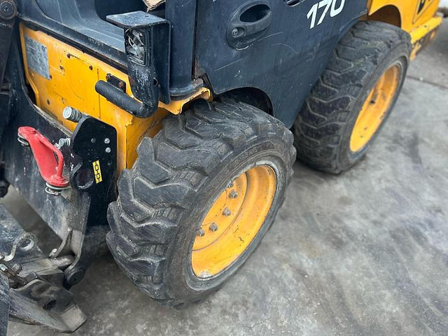 Kompakt lánctalpas rakodó JCB 170HF: 11 kép.