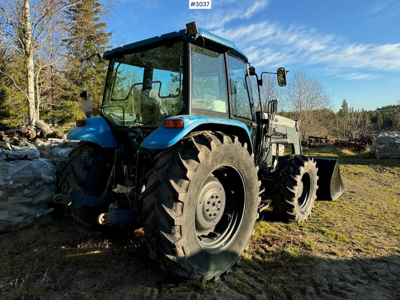 Traktor 1998 New Holland 7635 w/ front loader and bucket.: 7 kép.