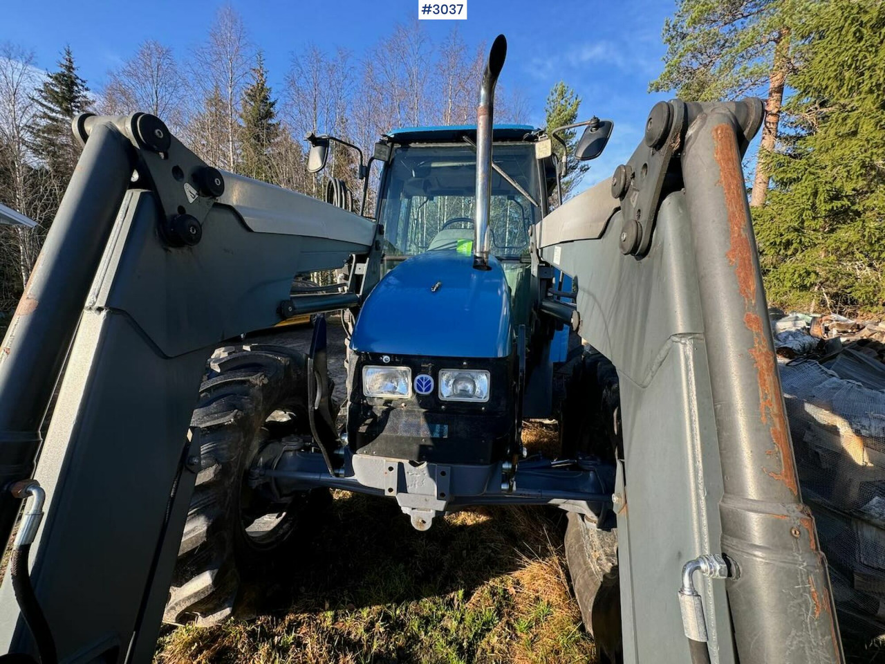 Traktor 1998 New Holland 7635 w/ front loader and bucket.: 15 kép.