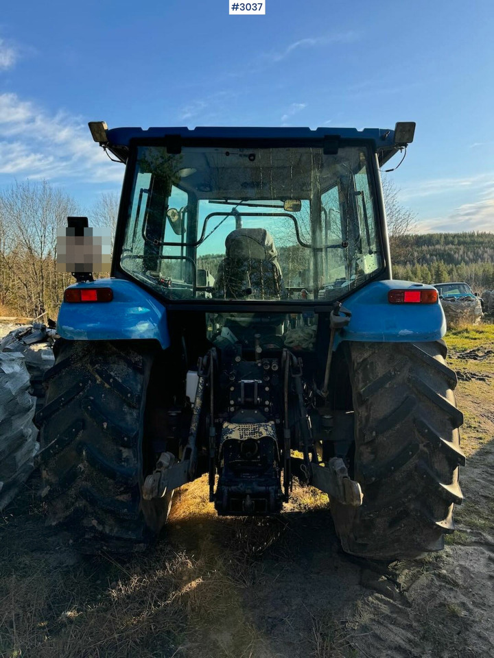 Traktor 1998 New Holland 7635 w/ front loader and bucket.: 8 kép.