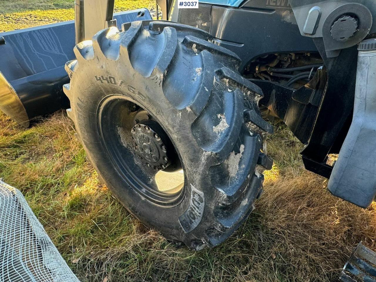 Traktor 1998 New Holland 7635 w/ front loader and bucket.: 30 kép.