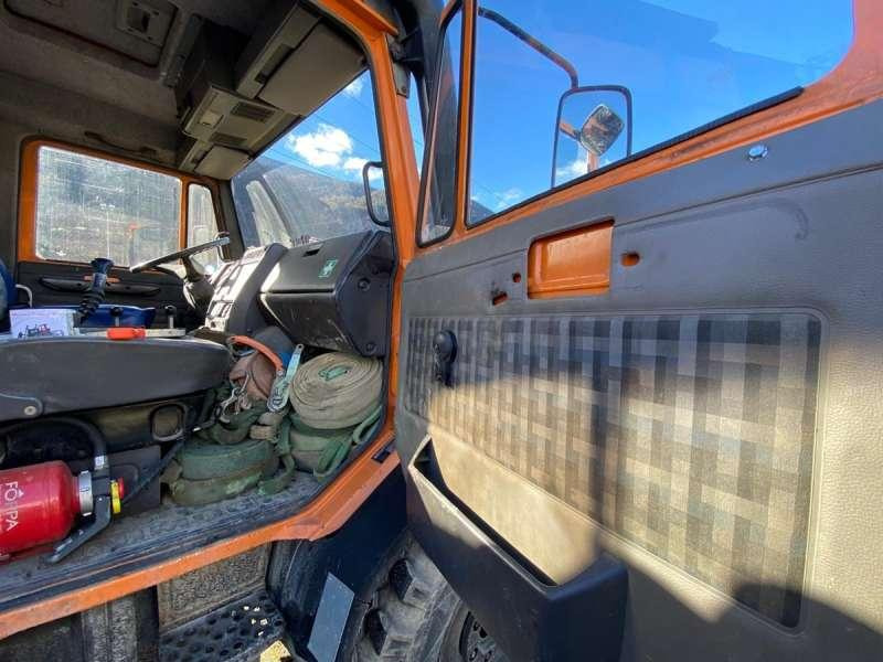 Billenőplatós teherautó Mercedes UNIMOG U 140 MACHINE SUISSE: 9 kép.