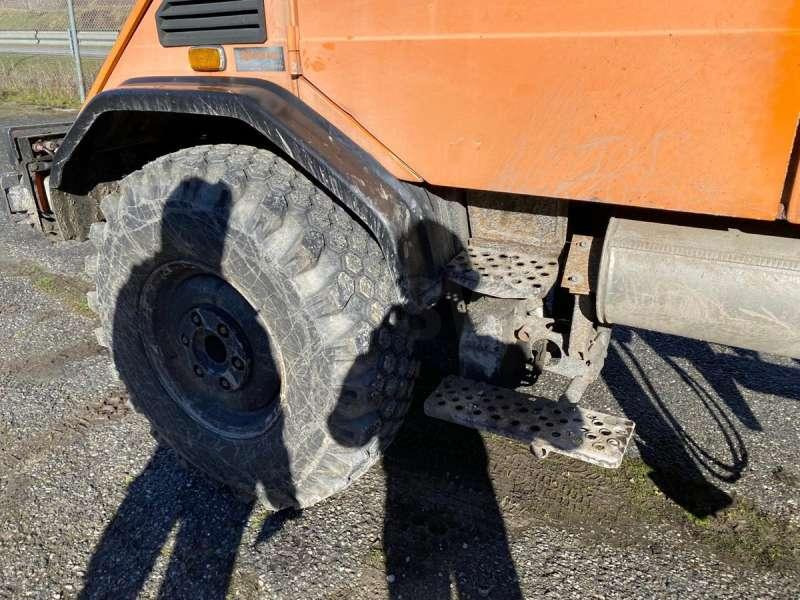 Billenőplatós teherautó Mercedes UNIMOG U 140 MACHINE SUISSE: 37 kép.