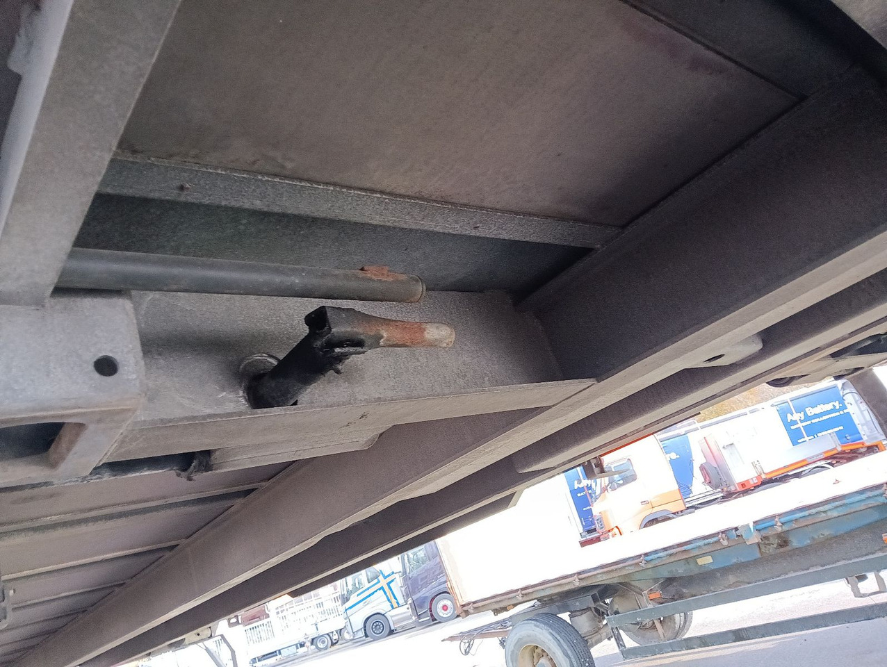 Új Ponyvás felépítmény Wecon 4x Duke WPR715 SG RAPIDO Bodenstaufach verzinkt: 20 kép. Új Ponyvás felépítmény Wecon 4x Duke WPR715 SG RAPIDO Bodenstaufach verzinkt: 20 kép.