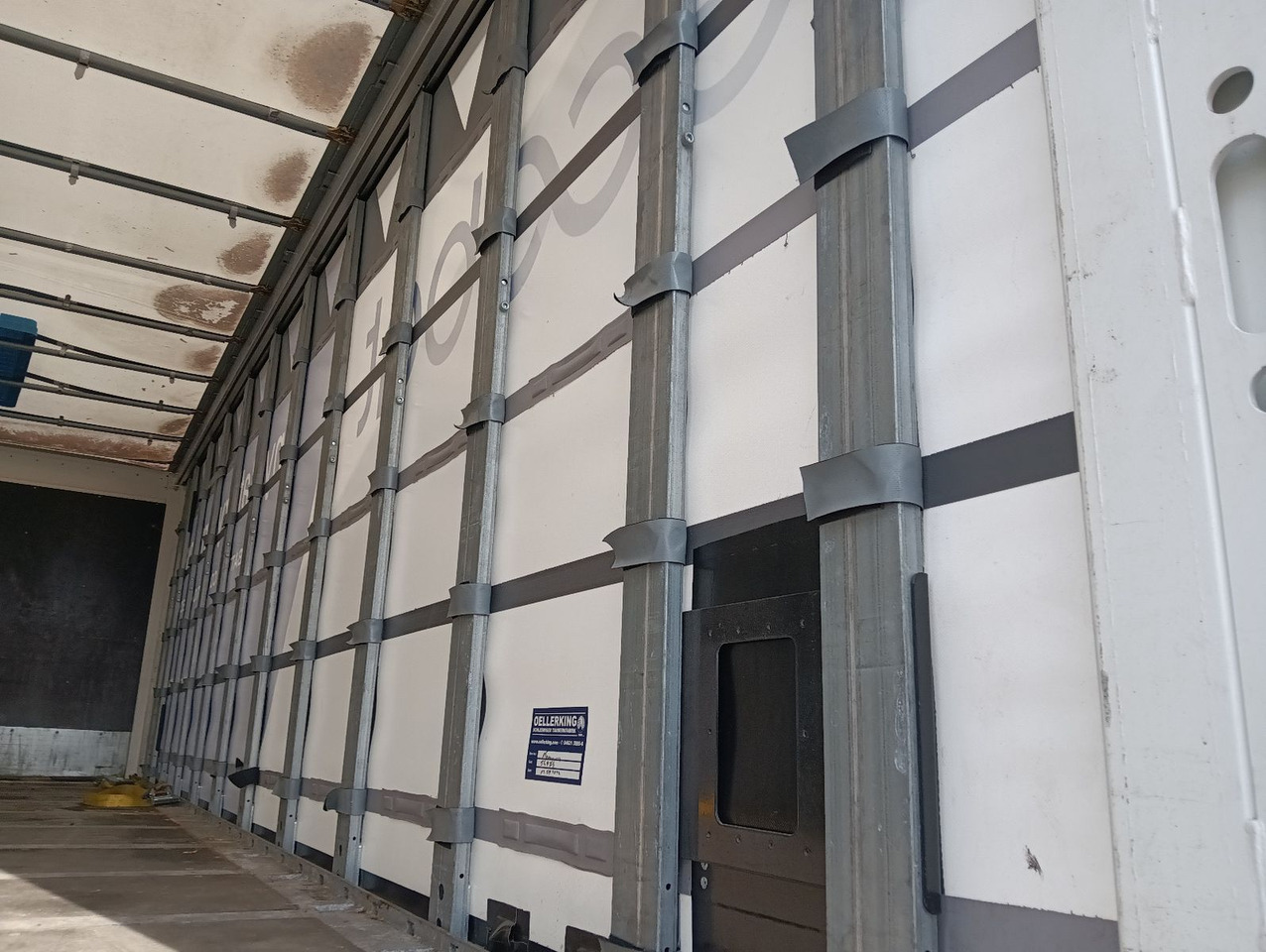 Új Ponyvás felépítmény Wecon 4x Duke WPR715 SG RAPIDO Bodenstaufach verzinkt: 18 kép. Új Ponyvás felépítmény Wecon 4x Duke WPR715 SG RAPIDO Bodenstaufach verzinkt: 18 kép.