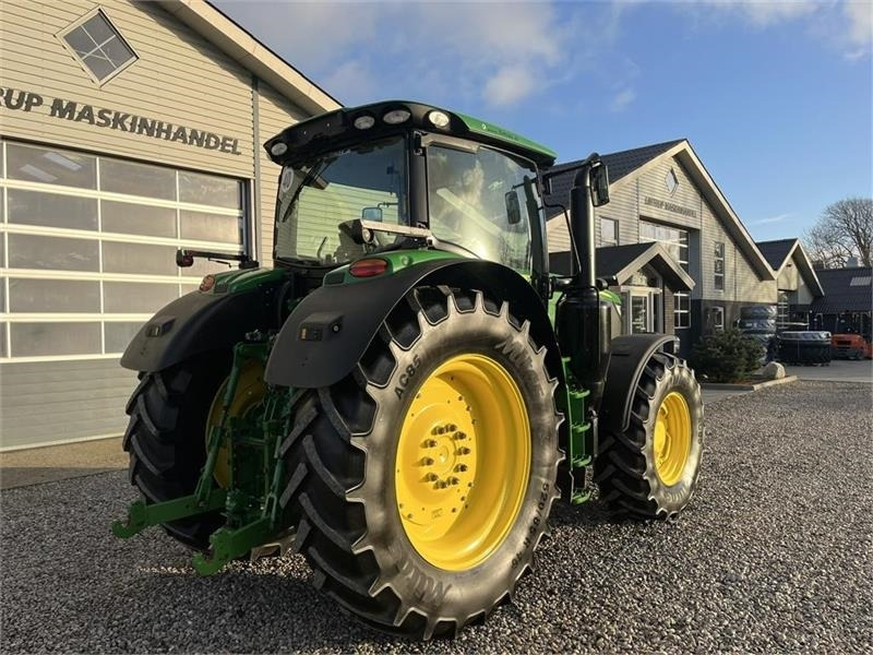 Traktor John Deere 6175R Med frontlift og frontPTO: 14 kép.