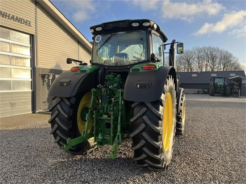 Traktor John Deere 6175R Med frontlift og frontPTO: 15 kép.