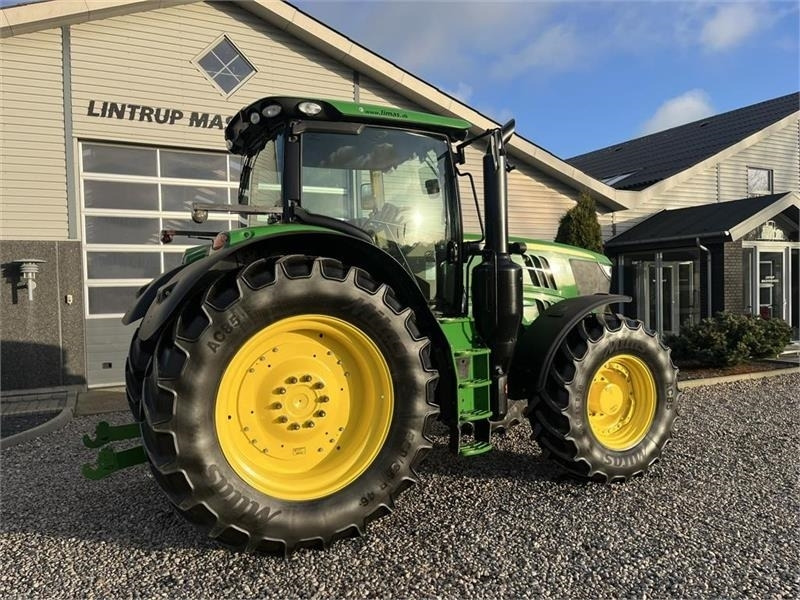 Traktor John Deere 6175R Med frontlift og frontPTO: 13 kép.