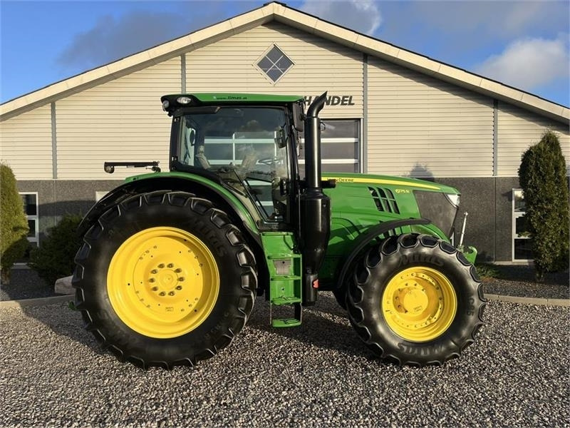 Traktor John Deere 6175R Med frontlift og frontPTO: 8 kép.