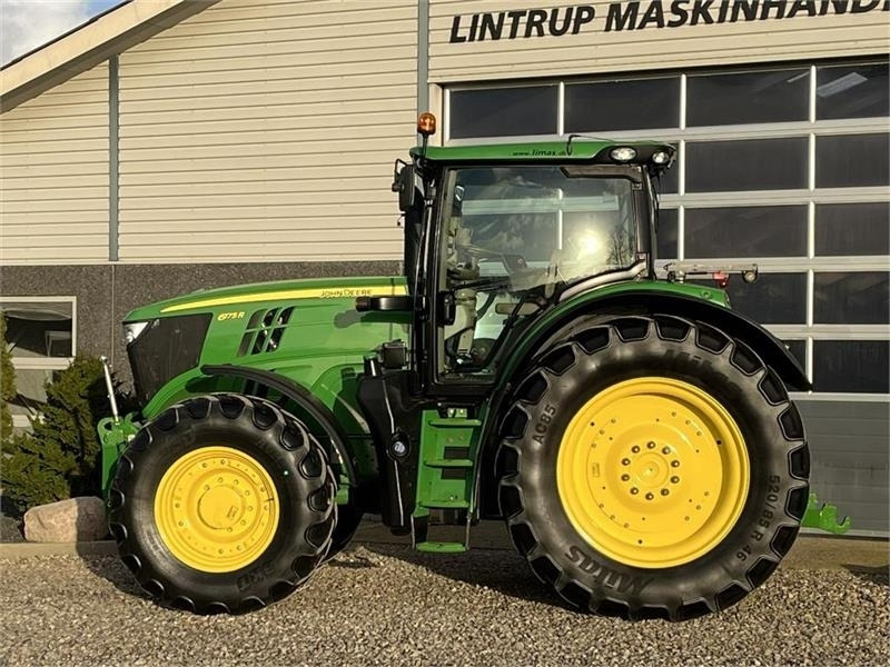 Traktor John Deere 6175R Med frontlift og frontPTO: 11 kép.