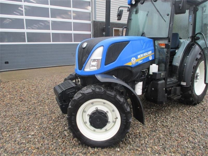 New Holland T4.80 F SuperSteear med aircondition og koblingsfr  lízing New Holland T4.80 F SuperSteear med aircondition og koblingsfr: 17 kép.